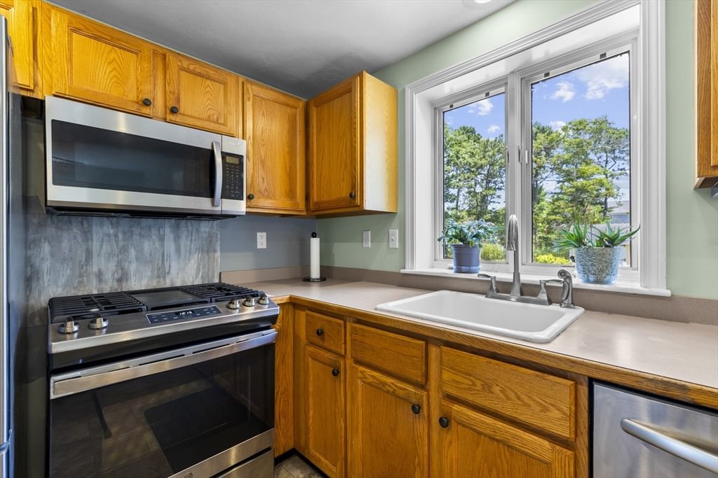 29 Sheffield Pl, Mashpee, MA, 29 Sheffield Pl, Mashpee, MA Photo #4