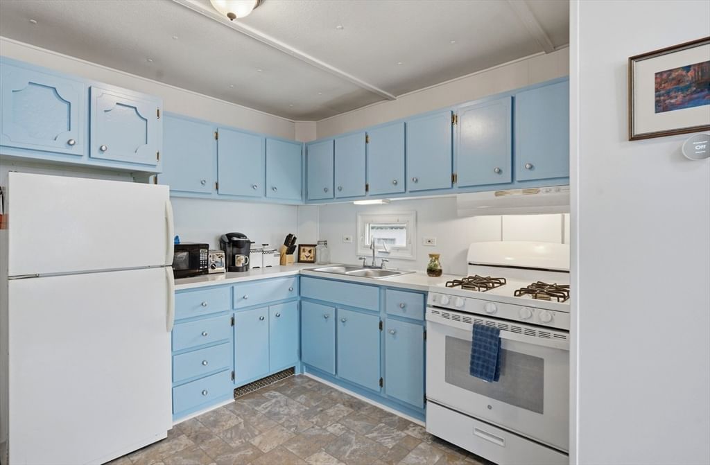 7 Liberty Drive Attleboro — Photo 6 of 20