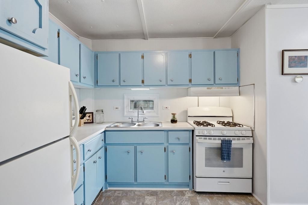 7 Liberty Drive Attleboro — Photo 8 of 20