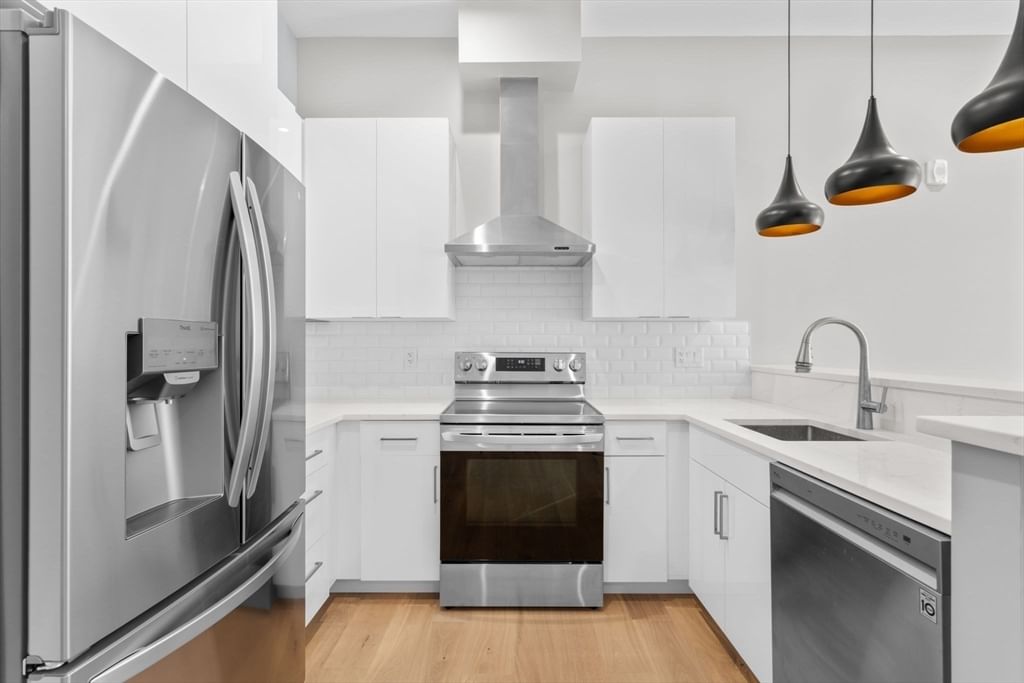 60 Cross St E #105 Somerville — Photo 10 of 25