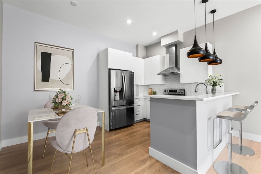 60 Cross St E #105 Somerville — Photo 4 of 25