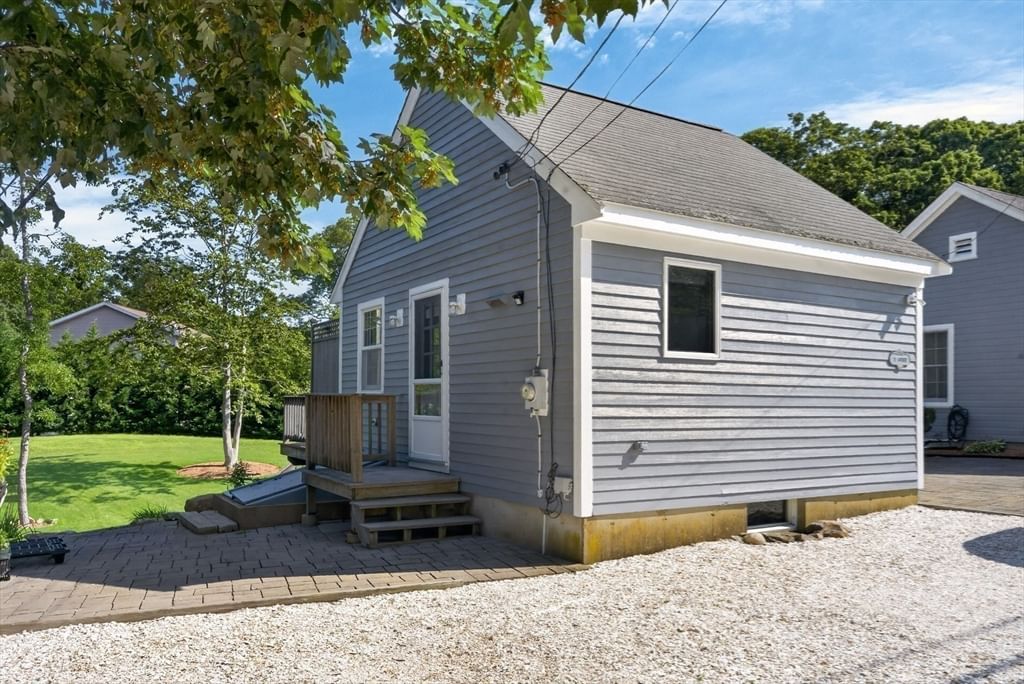 21 W Spring St, Tisbury, MA Photo #20