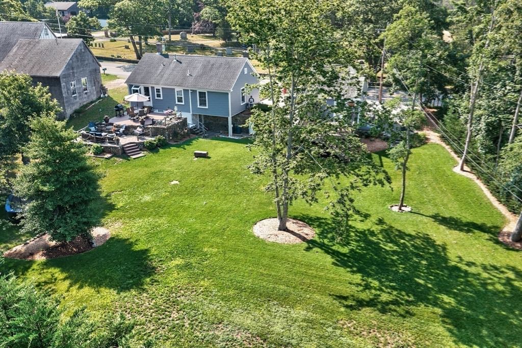 21 W Spring St, Tisbury, MA Photo #28