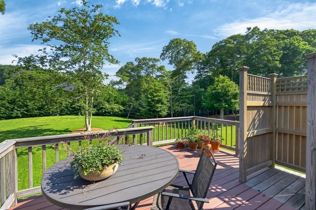 21 W Spring St, Tisbury, MA Photo #5