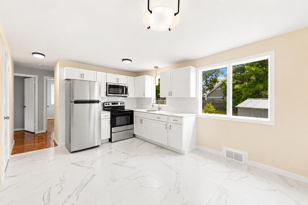 169 Slater Ave, Springfield, MA Photo #6