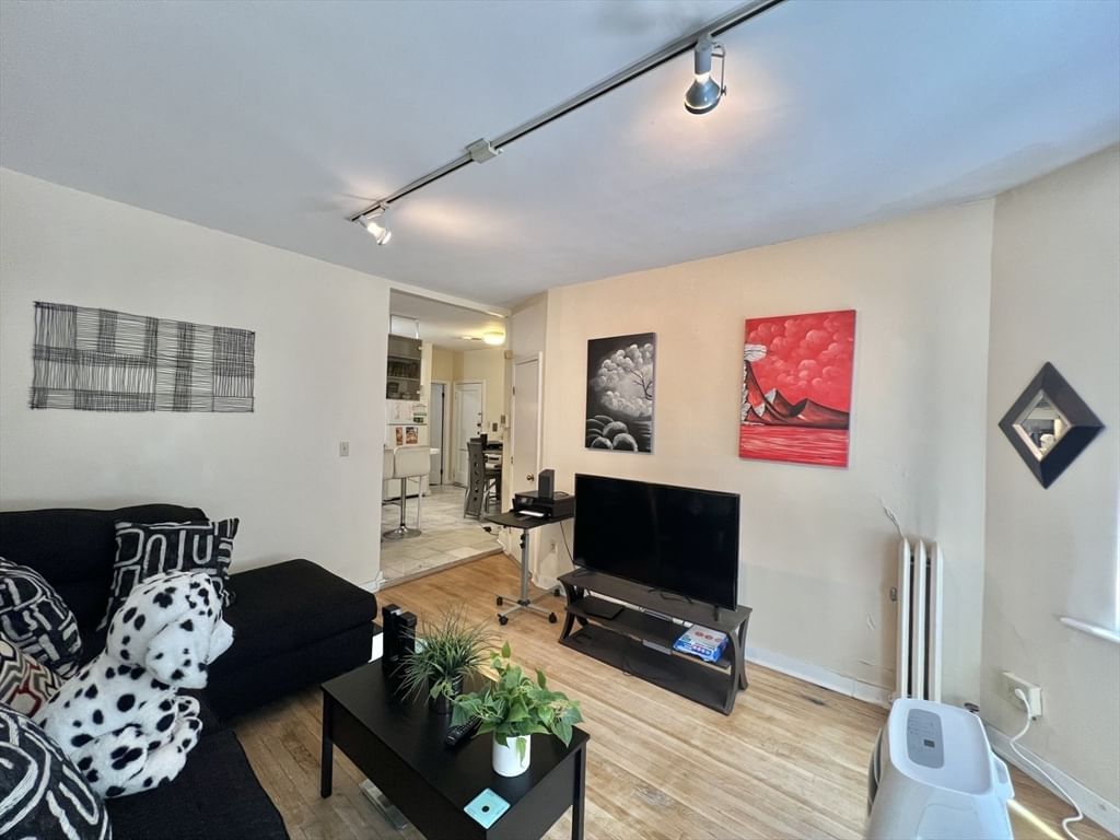 31 Queensberry St #11, Boston, MA Photo #4