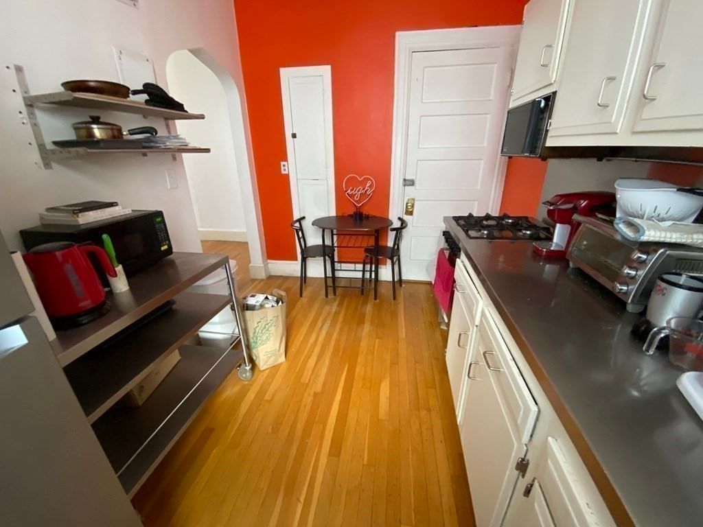 1060 Beacon St #15, Brookline, MA Photo #3