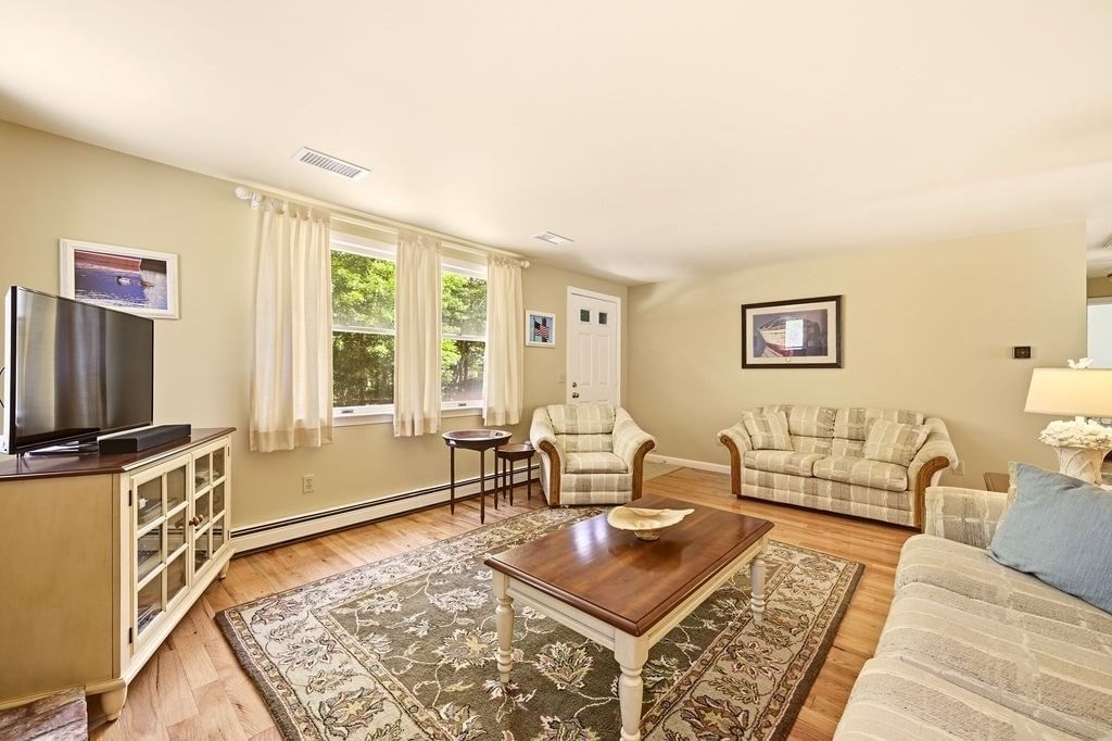 10 Circle Dr, Eastham, MA Photo #4
