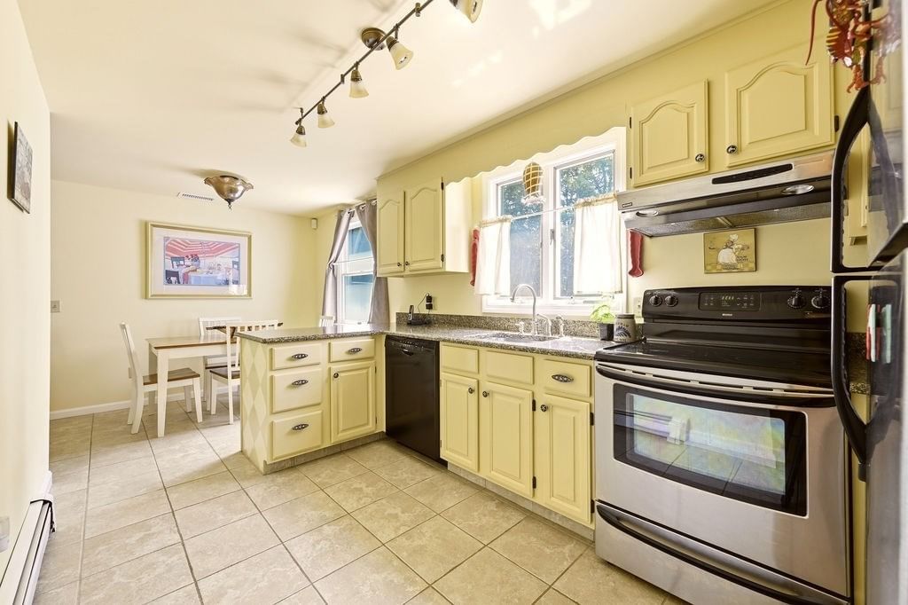 10 Circle Dr, Eastham, MA Photo #7