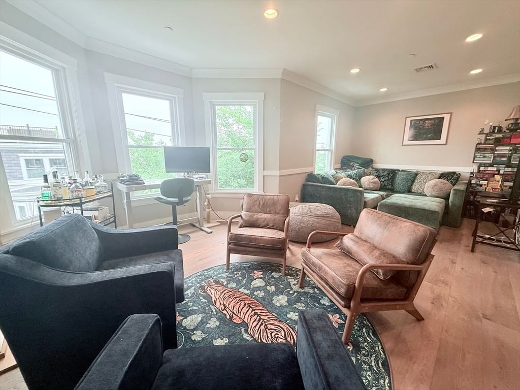 69 Falcon St #3, Boston, MA, 69 Falcon St #3, Boston, MA Photo #4