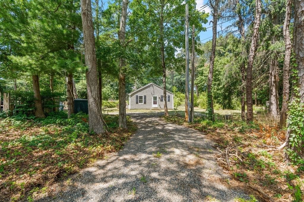 153 Dunns Pond Rd, Barnstable, MA Photo #4