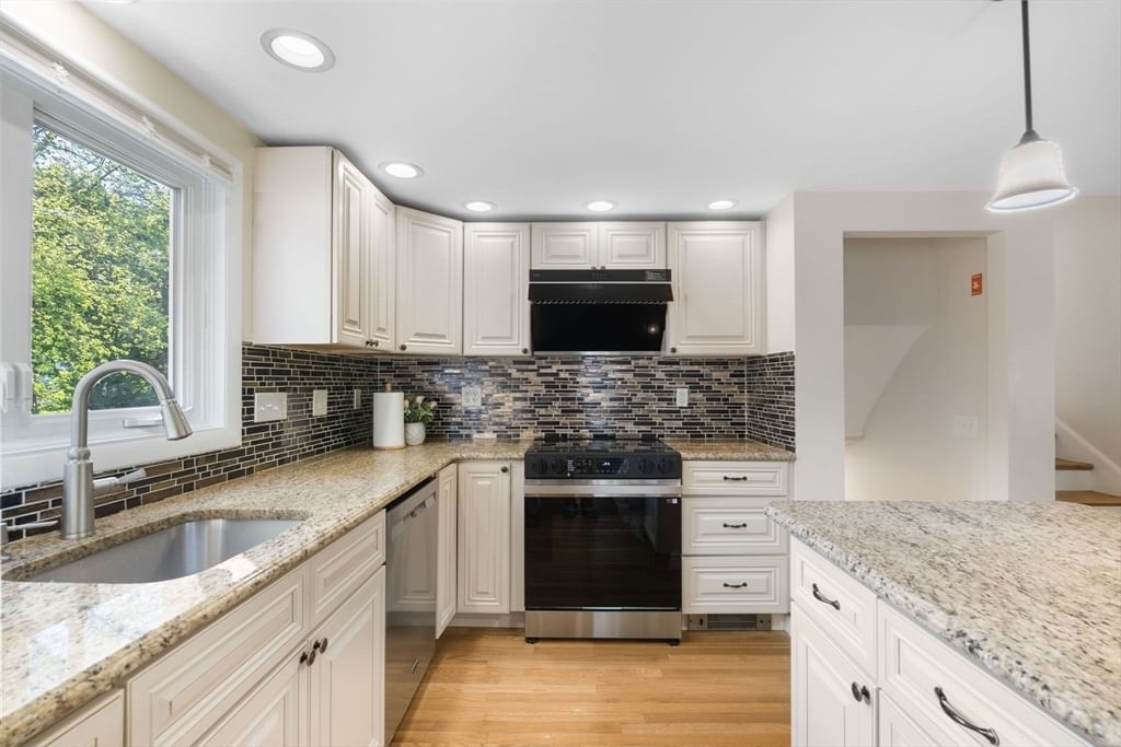 221 Totten Pond Rd, Waltham, MA, 221 Totten Pond Rd, Waltham, MA Photo #4