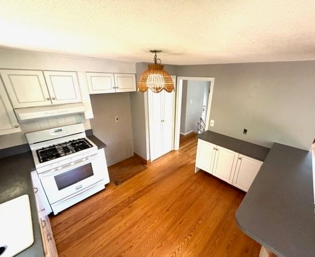 15 Frances Rd, Burlington, MA Photo #3