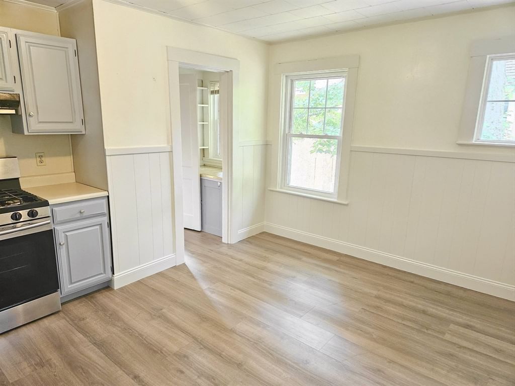 19 Rowe St #2, Newton, MA Photo #17