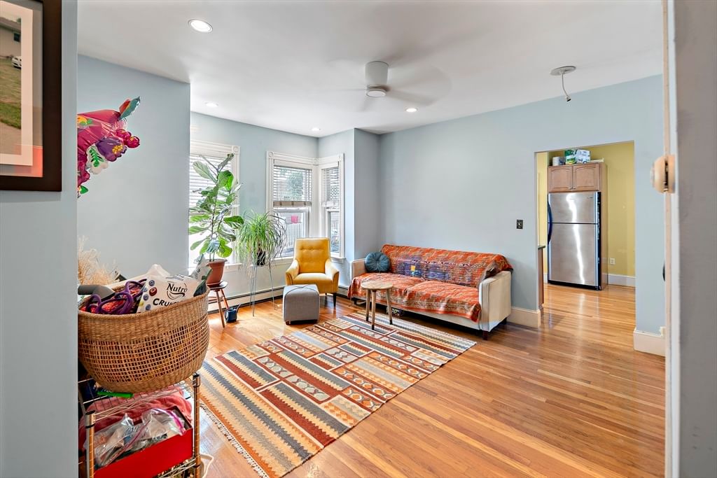 8 Leland St #1, Somerville, MA Photo #3