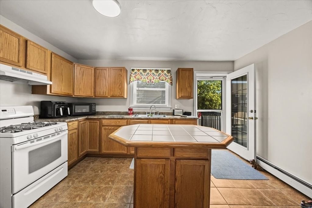 72 Tower St, Fall River, MA, 72 Tower St, Fall River, MA Photo #16