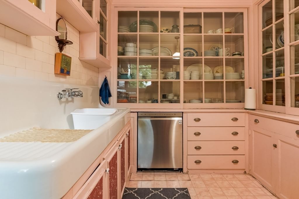 707 Highland Ave, Fall River, MA, 707 Highland Ave, Fall River, MA Photo #13