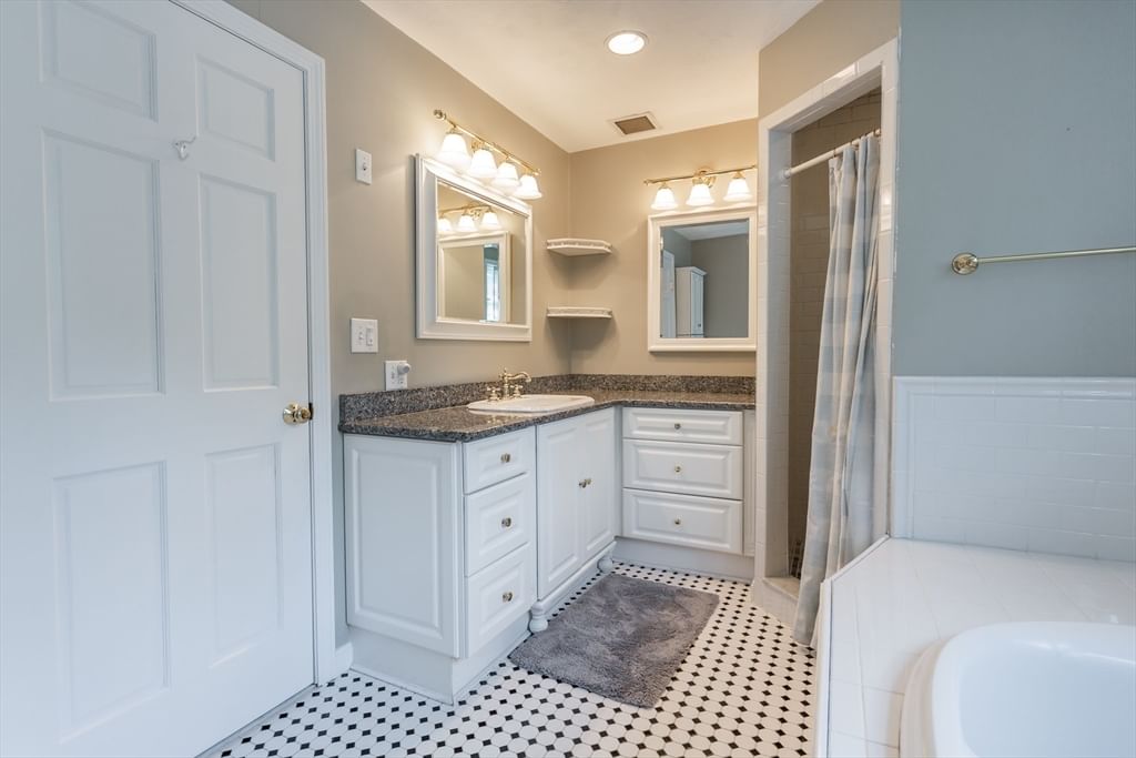 39 Nachaomet Rd, Lakeville, MA Photo #21