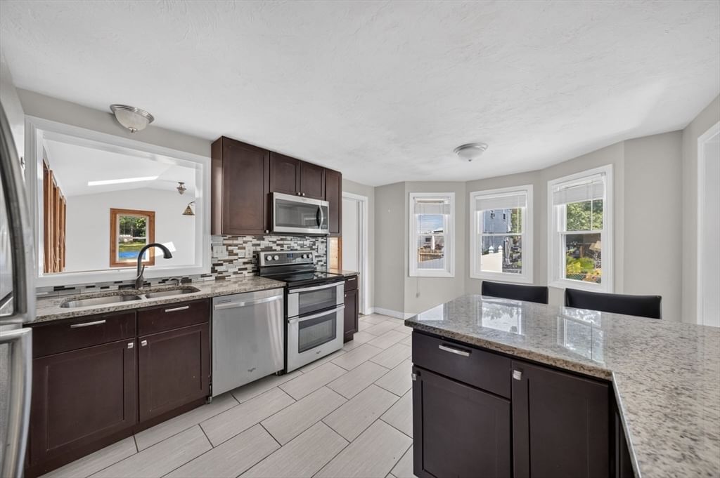 17 Pine Knoll Ln #B Taunton — Photo 21 of 42
