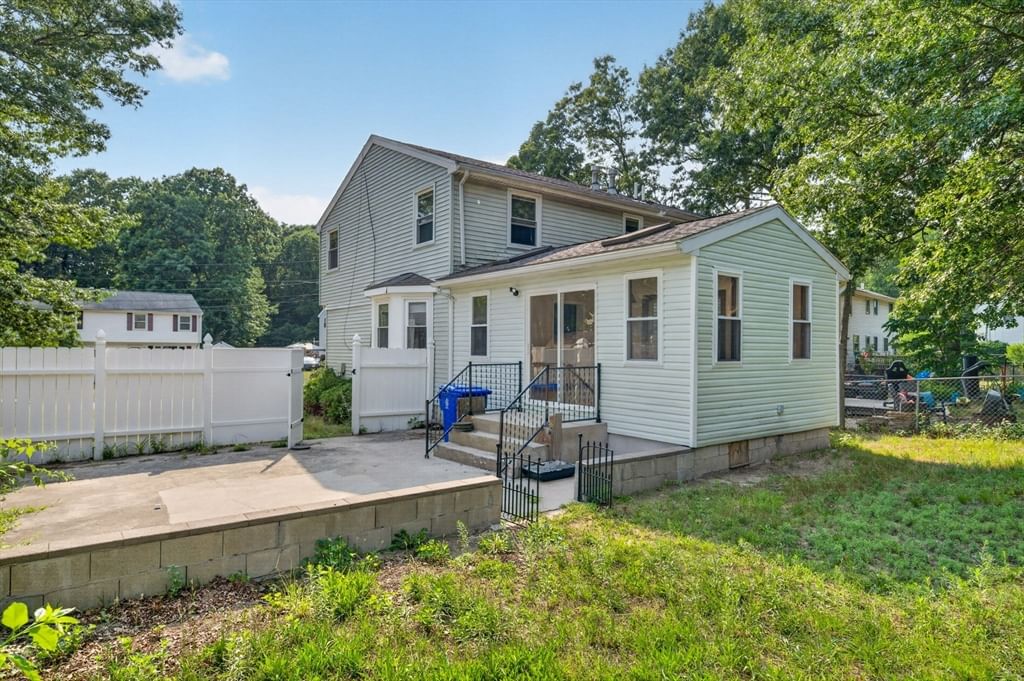 17 Pine Knoll Ln #B, Taunton, MA Photo #8