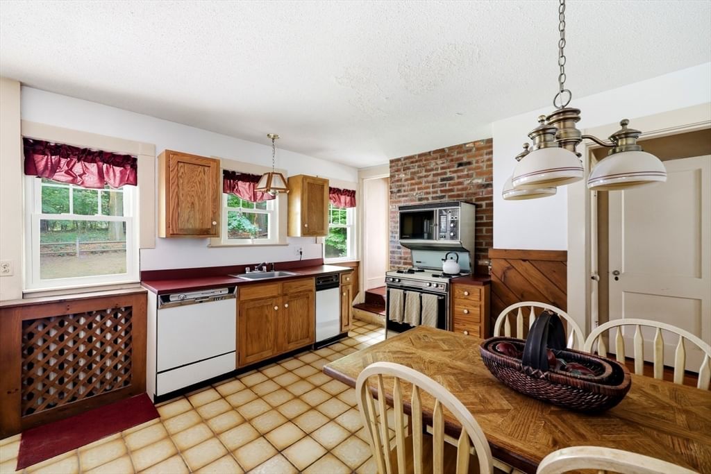 121 Farmington Ave, Longmeadow, MA, 121 Farmington Ave, Longmeadow, MA Photo #6