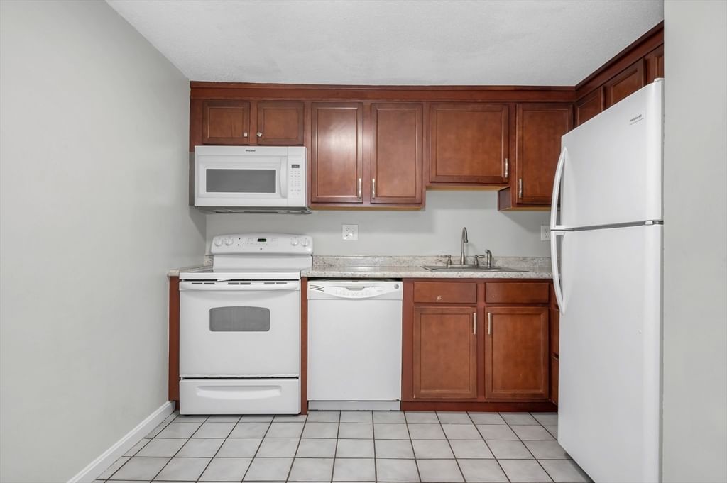 144 Thissell Avenue #6, Dracut, MA, 144 Thissell Avenue #6, Dracut, MA Photo #10