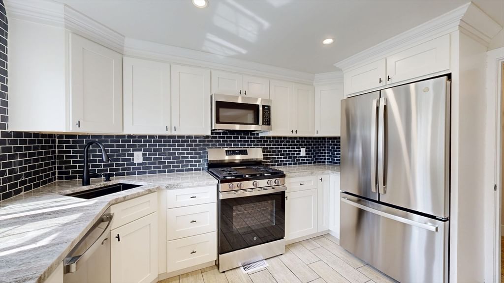 6 Maple Circle Shrewsbury — Photo 11 of 41
