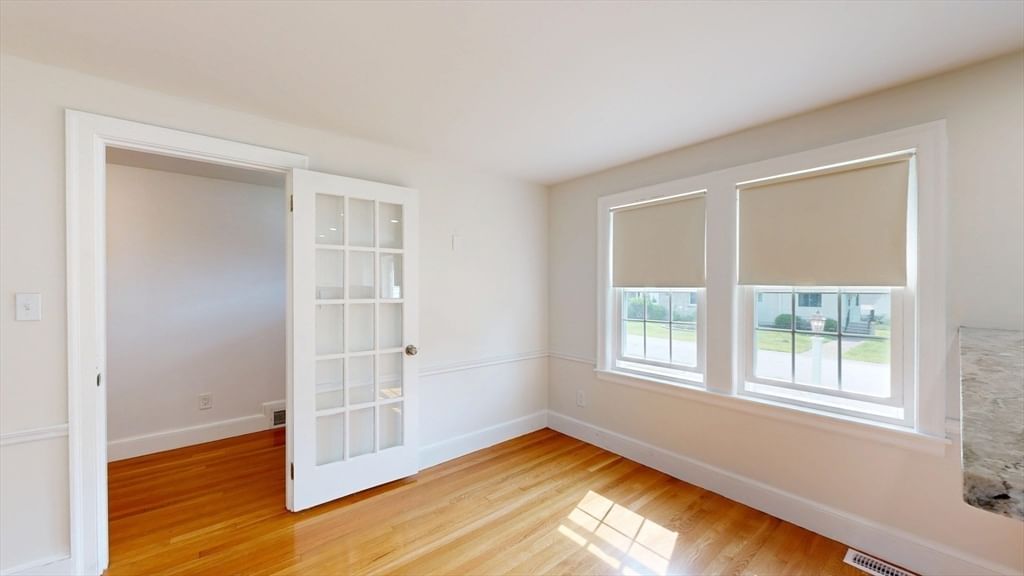 6 Maple Circle Shrewsbury — Photo 14 of 41