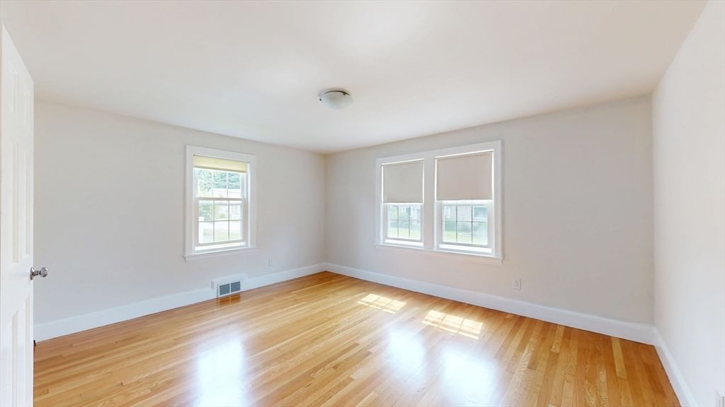 6 Maple Circle Shrewsbury — Photo 18 of 41