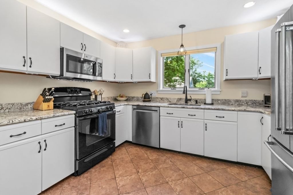 19 Old Diamond ST #19, Walpole, MA Photo #5