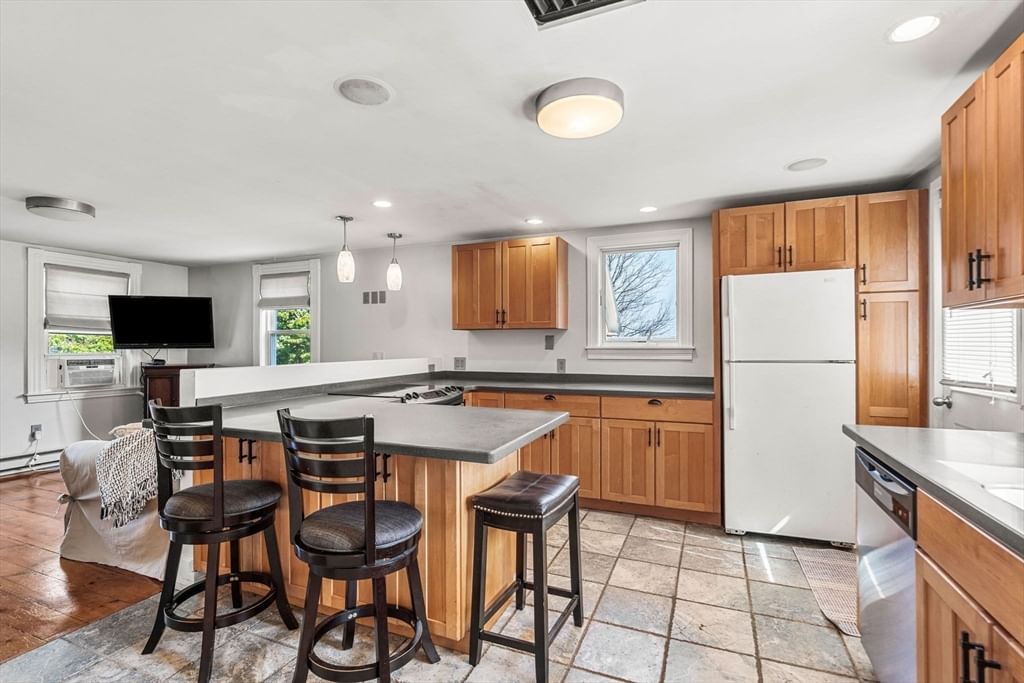 170 1/2 Granite Street #3, Rockport, MA, 170 1/2 Granite Street #3, Rockport, MA Photo #5