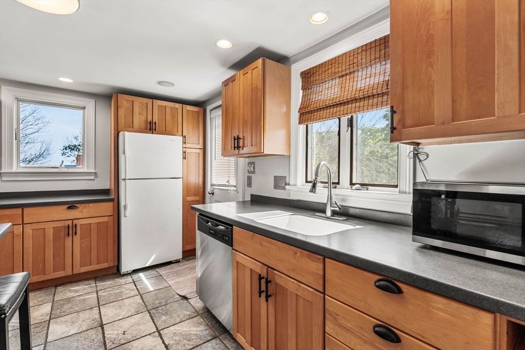 170 1/2 Granite Street #3, Rockport, MA, 170 1/2 Granite Street #3, Rockport, MA Photo #6