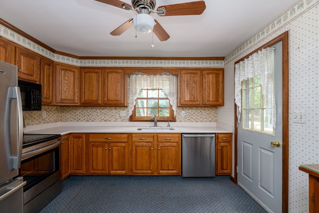 604 Quinapoxet St, Holden, MA, 604 Quinapoxet St, Holden, MA Photo #2