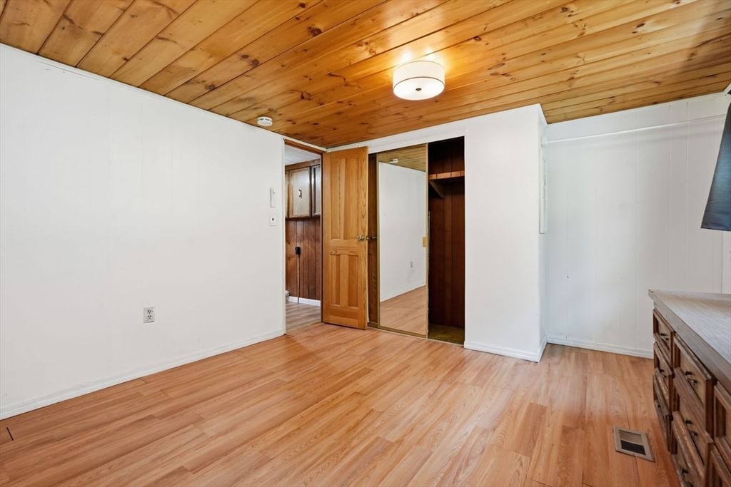 78 Searle Rd Huntington — Photo 21 of 32