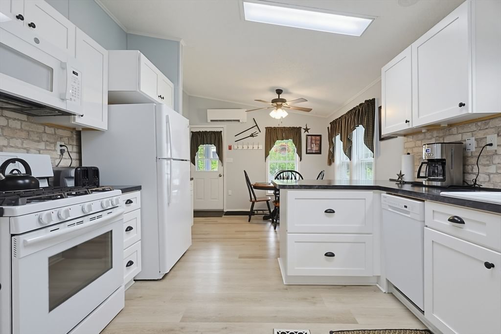 12 Fox Run, Brookfield, MA 01506 photo 2