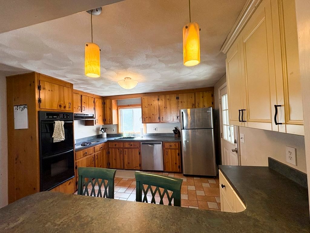 3 Sergi Ln, Billerica, MA Photo #6