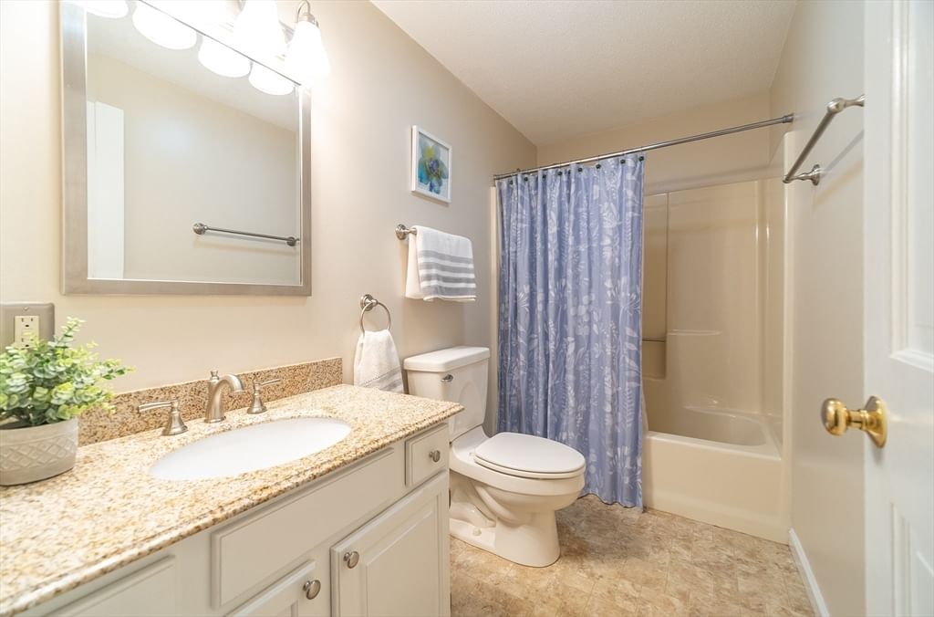 7 Bunker Cir, East Longmeadow, MA, 7 Bunker Cir, East Longmeadow, MA Photo #23