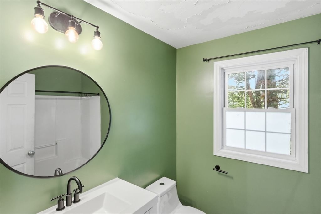 11 Navajo St, Hubbardston, MA Photo #15