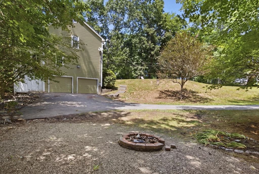11 Navajo St, Hubbardston, MA Photo #31