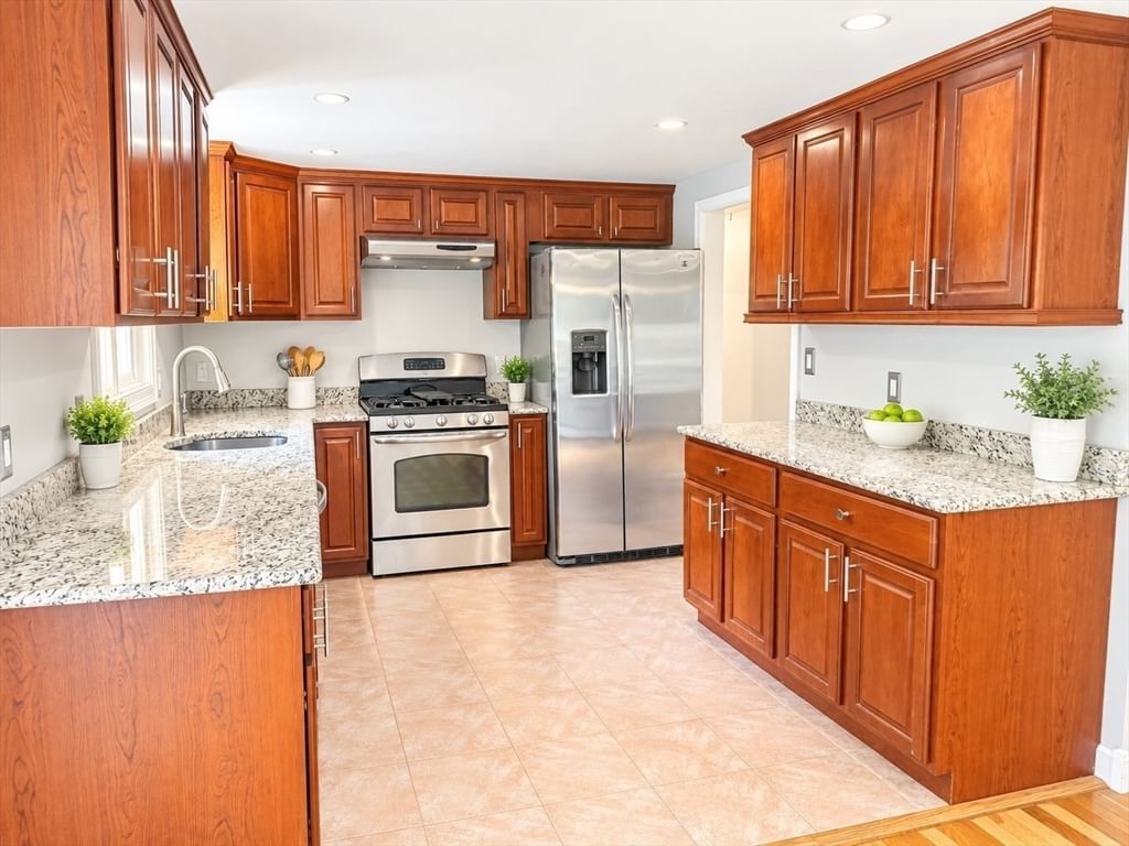 44 Hanscom Ave, Haverhill, MA Photo #5