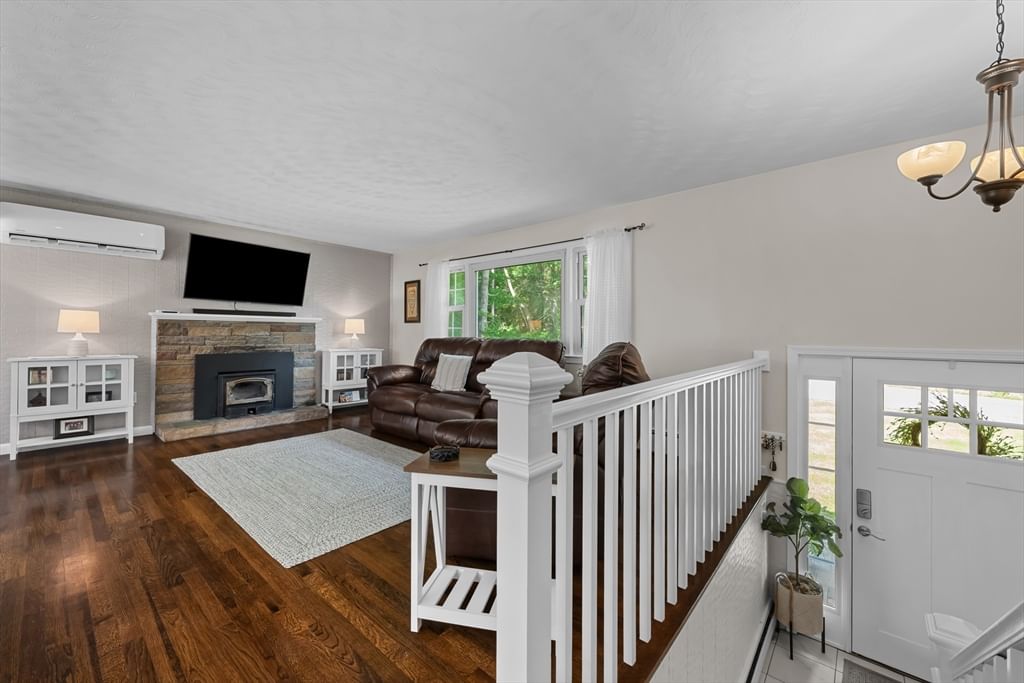 22 Barnard St, Shrewsbury, MA, 22 Barnard St, Shrewsbury, MA Photo #5