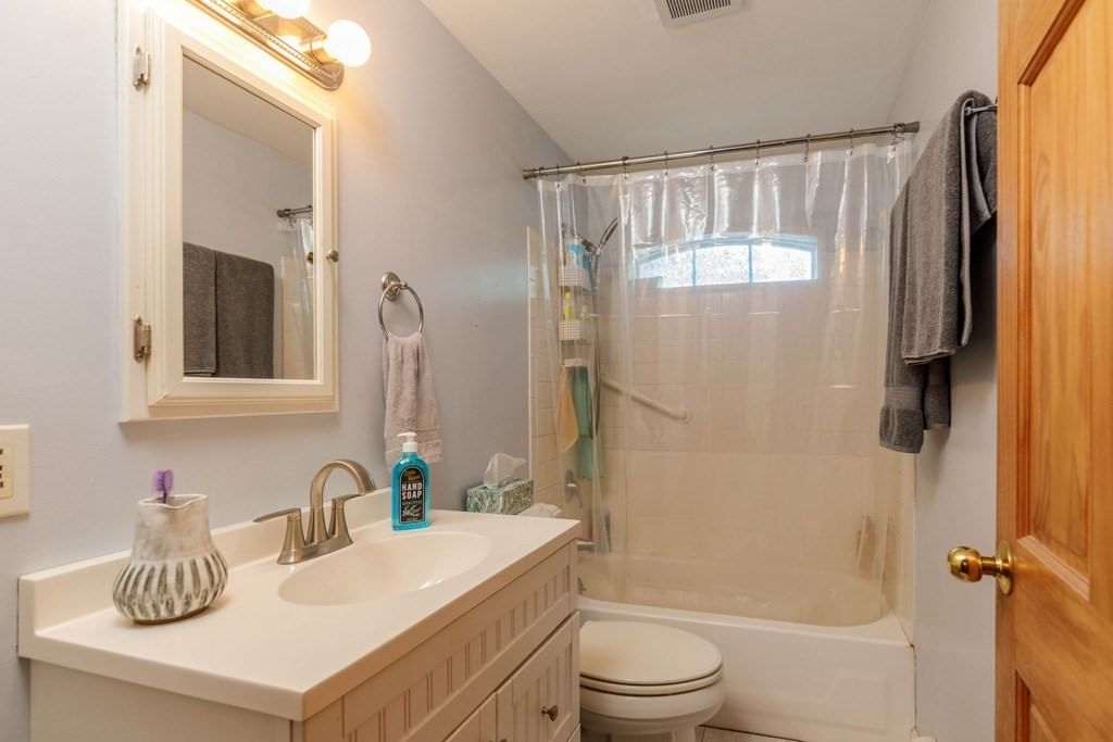 26 Lovell Road, Holden, MA, 26 Lovell Road, Holden, MA Photo #10