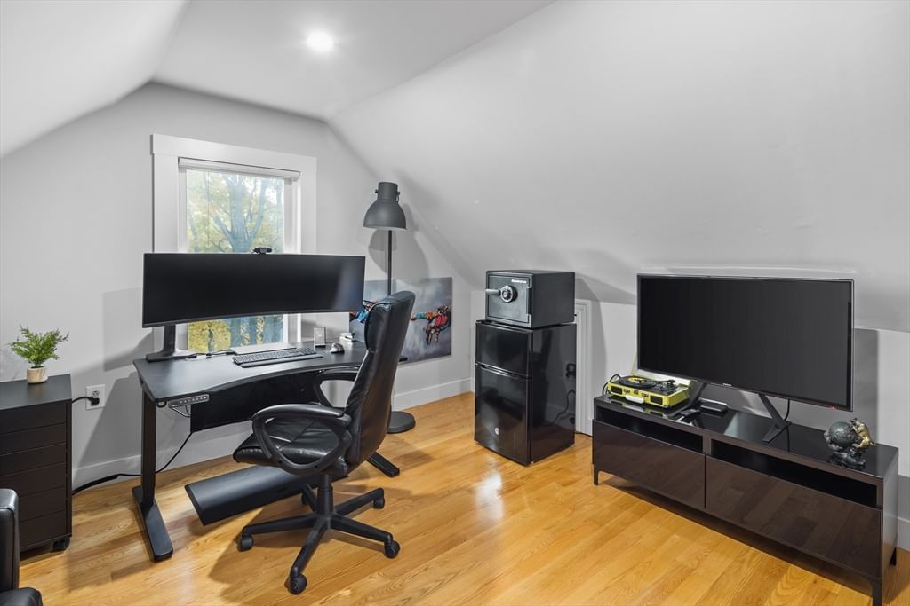 14 Everett ST #14-2, Medford, MA Photo #12
