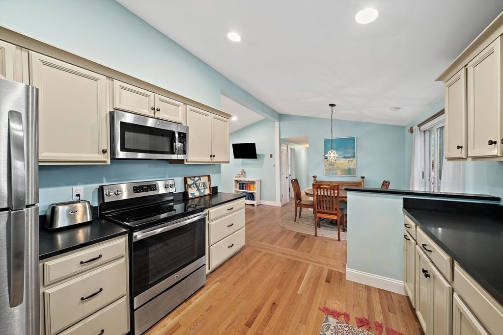36 Cranberry Ave, Mashpee, MA Photo #7