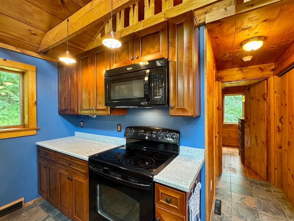 552 South River Road, Charlemont, MA Photo #15