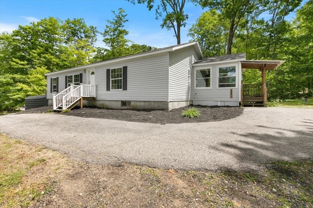 98 Hurricane Rd, Belmont, NH Photo #3