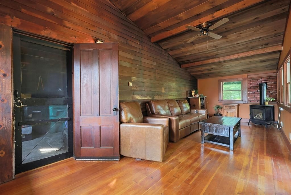 19 King St Groveland — Photo 17 of 35
