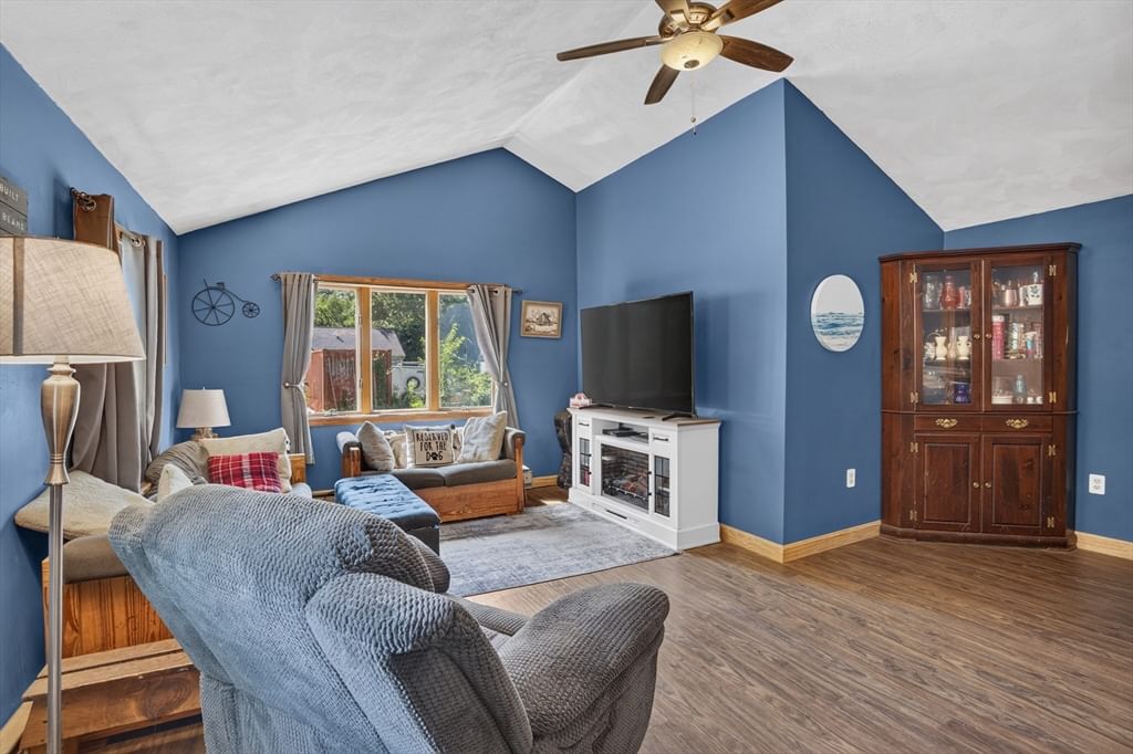 24 Temple St, Tewksbury, MA Photo #14