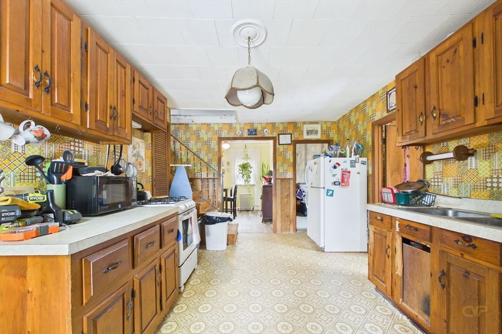 15 Sales St, Fall River, MA, 15 Sales St, Fall River, MA Photo #22