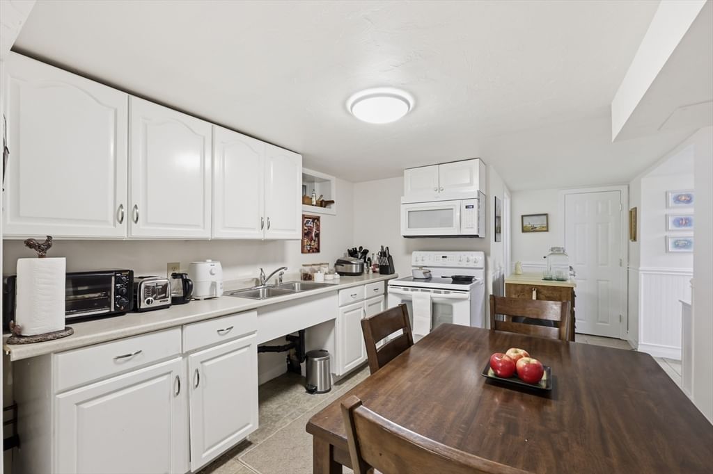 11 Betty St, Auburn, MA, 11 Betty St, Auburn, MA Photo #31
